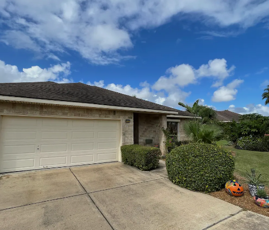 Beautiful South Texas villa on a golf course!